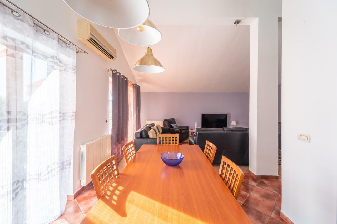 Apartman Debora Sa Privatnim Bazenom 풀라 외부 사진